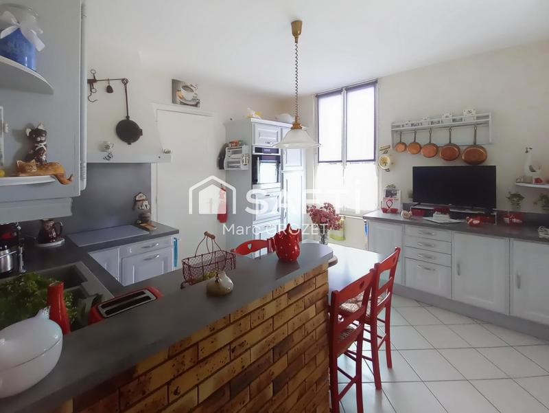 Maison - 158 m² - 8 pièces