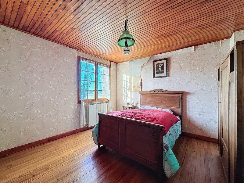 Corps de ferme - 200 m² - 8 pièces