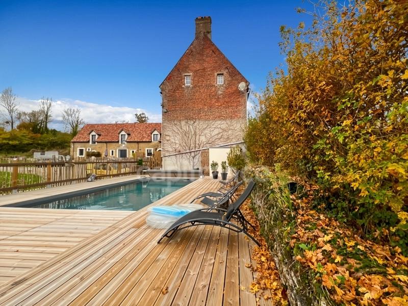 Propriété - 318 m² - 17 pièces