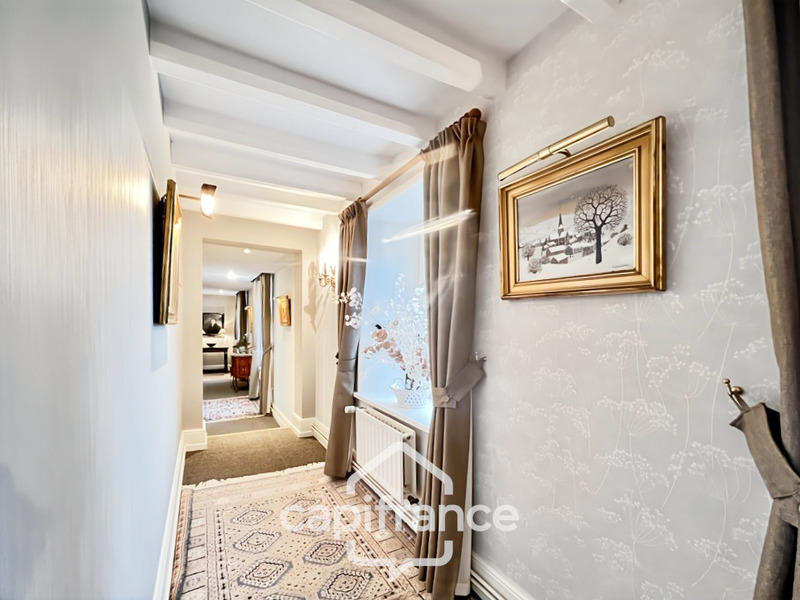 Propriété - 669 m² - 9 pièces