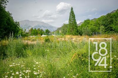 Terrain constructible - 1 570 m²