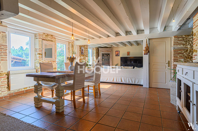 Maison - 220 m² - 5 pièces