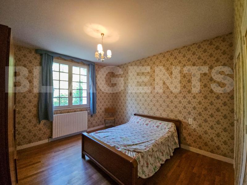 Maison traditionnelle - 250 m² - 8 pièces