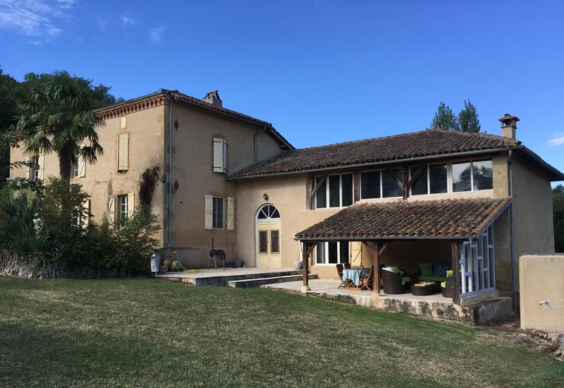 Maison - 380 m² - 9 pièces