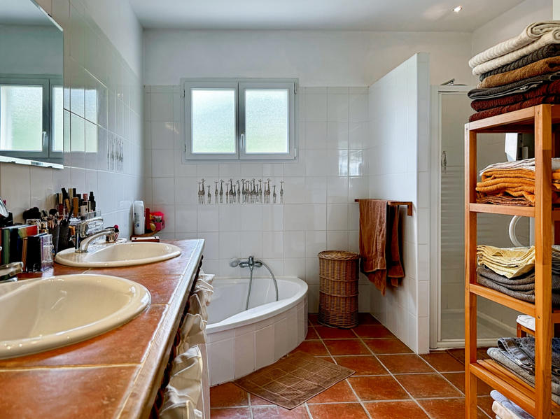 Maison - 208 m² - 6 pièces