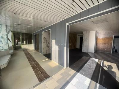 Local commercial - 177 m² - 1 pièce