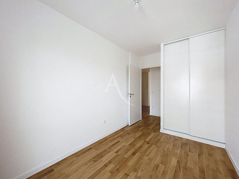 Appartement - 94 m² - 5 pièces