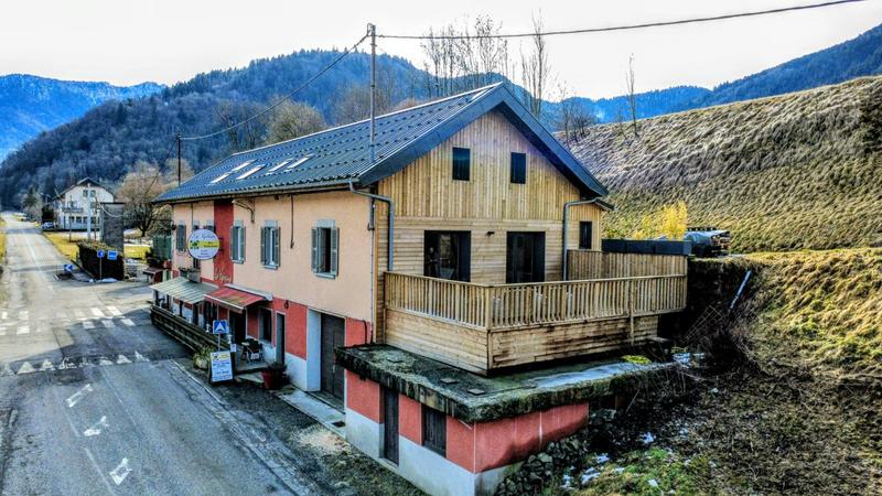 Maison - 98 m² - 4 pièces