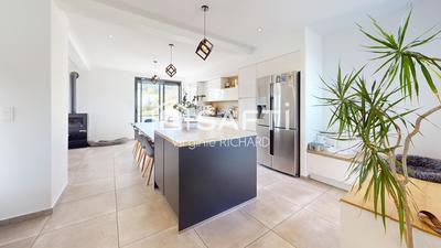 Maison - 170 m² - 7 pièces