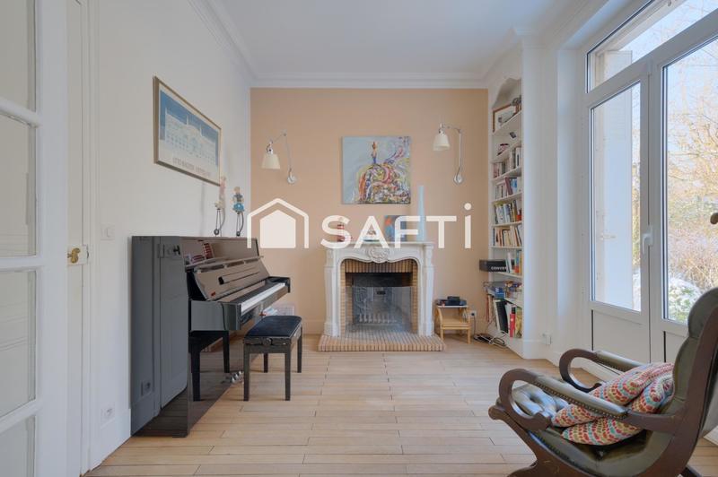 Maison - 200 m² - 8 pièces