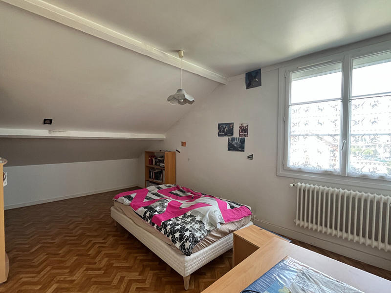 Maison - 277 m² - 11 pièces