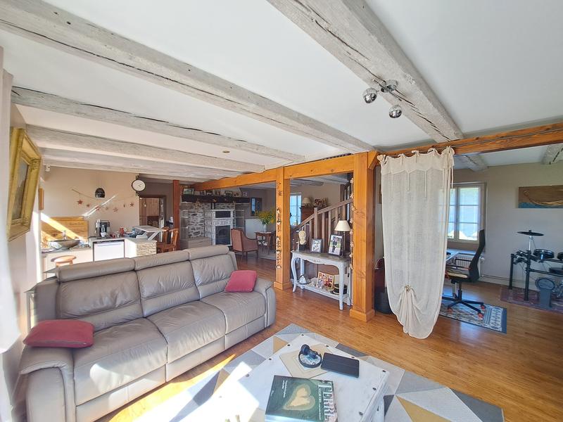 Maison - 207 m² - 6 pièces