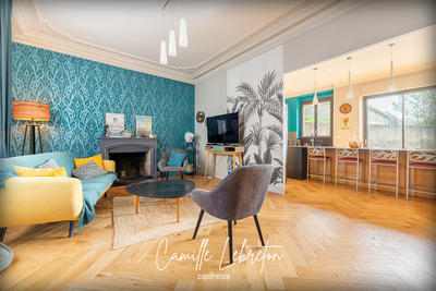 Maison - 220 m² - 8 pièces