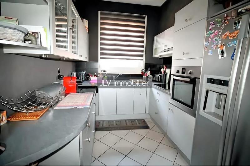 Maison - 258 m² - 11 pièces