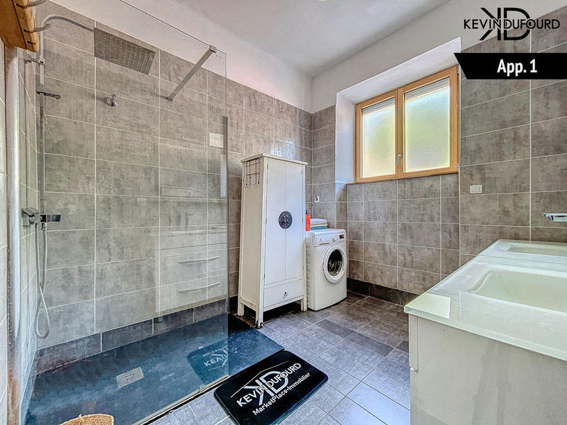 Maison - 250 m² - 11 pièces