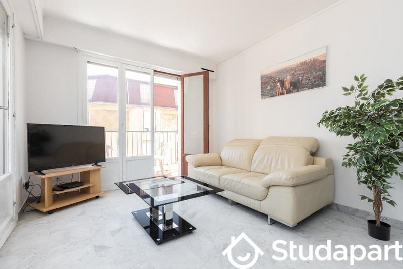 Chambre - 13 m² - 1 pièce