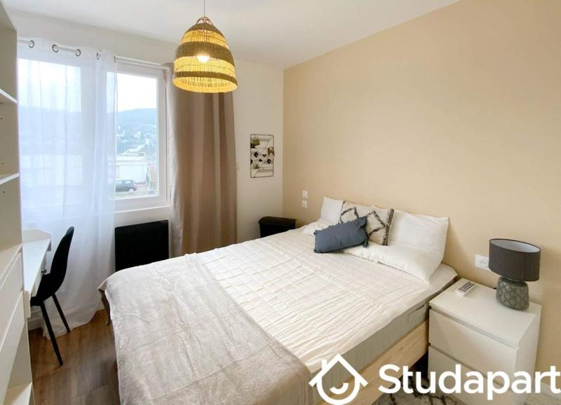 Chambre - 9 m² - 1 pièce