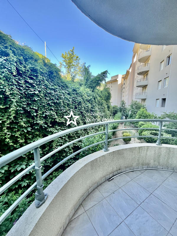 Appartement - 89 m² - 3 pièces