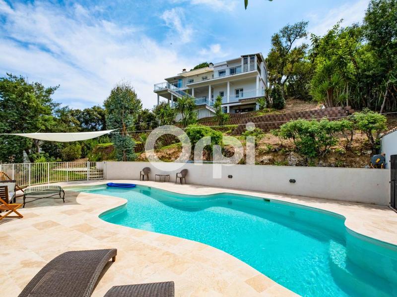 Villa - 260 m² - 5 pièces