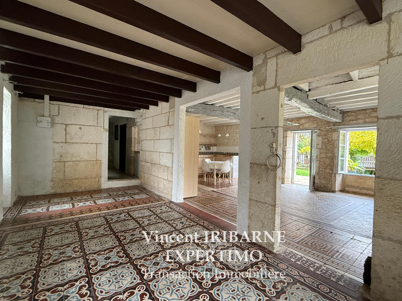 Propriété - 245 m² - 8 pièces