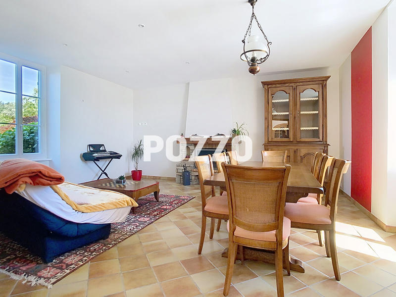 Maison - 408 m² - 18 pièces