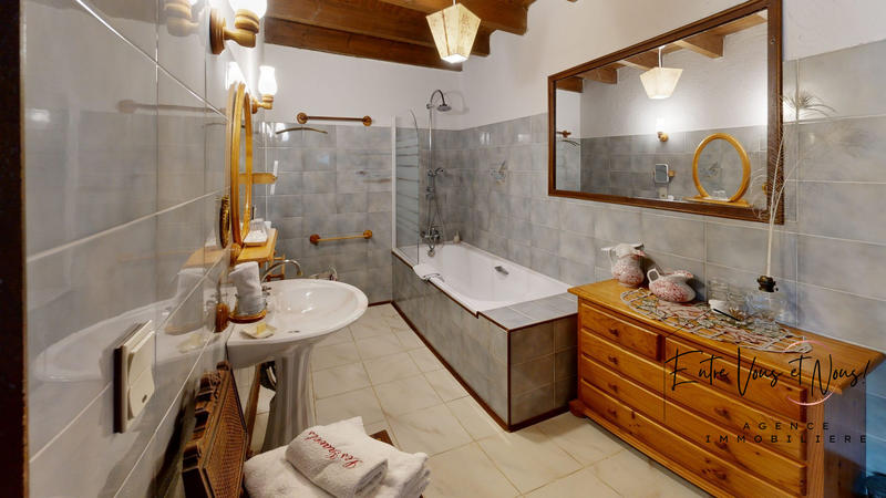 Maison ancienne - 310 m² - 12 pièces