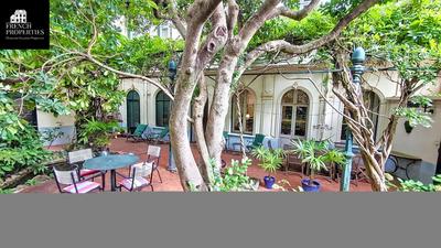 Demeure - 300 m² - 11 pièces