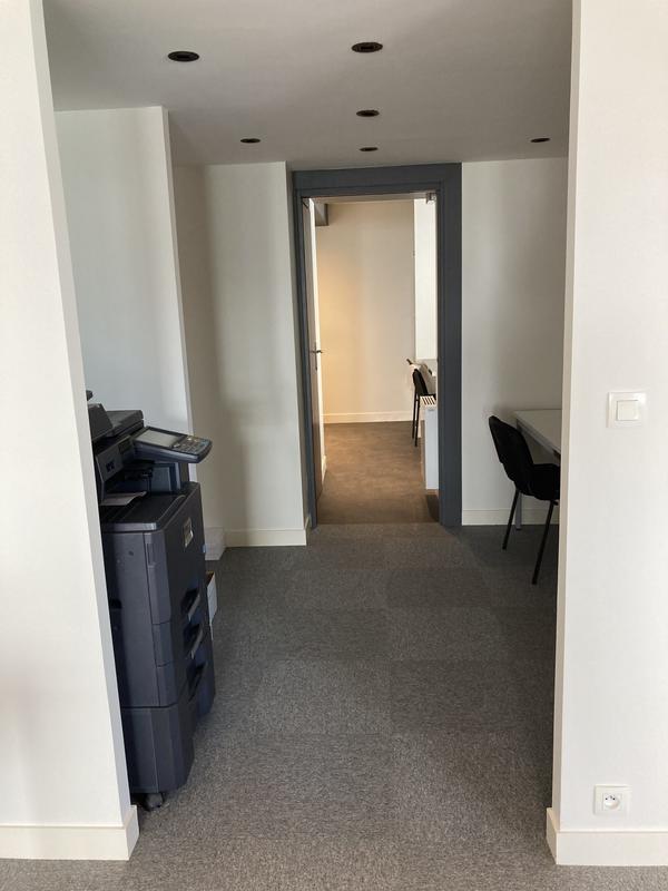 Bureau - 109 m² - 6 pièces