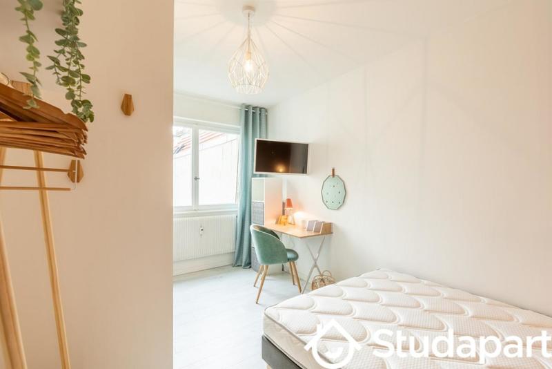 Chambre - 9 m² - 1 pièce