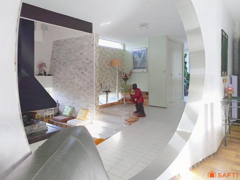 Maison - 300 m² - 11 pièces