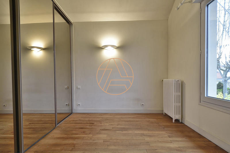 Maison - 93 m² - 5 pièces