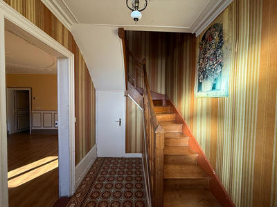 Maison - 104 m² - 10 pièces