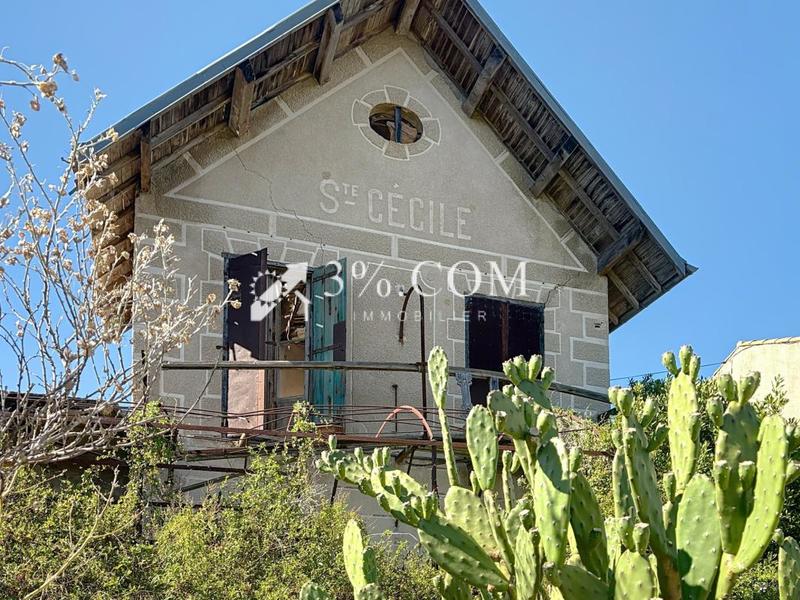 Propriété - 195 m² - 12 pièces