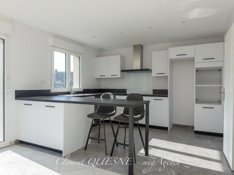 Maison - 90 m² - 4 pièces