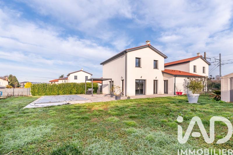 Maison - 97 m² - 4 pièces