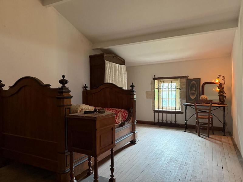 Maison - 255 m² - 7 pièces