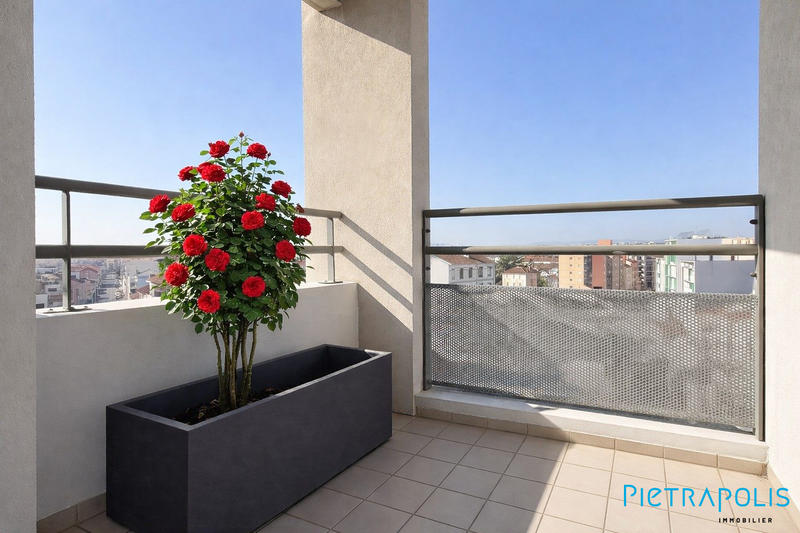 Appartement - 125 m² - 5 pièces
