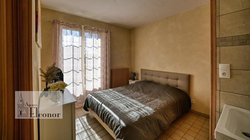 Maison - 208 m² - 9 pièces