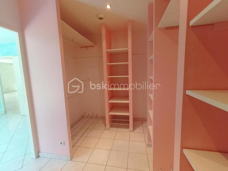 Maison traditionnelle - 177 m² - 7 pièces