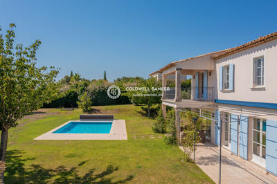 Demeure - 220 m² - 6 pièces