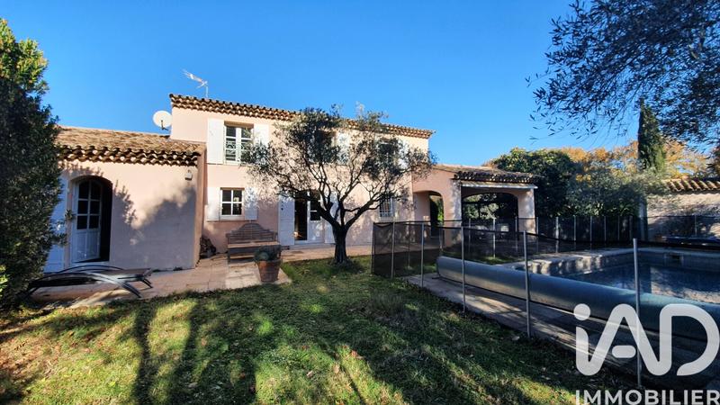 Maison - 140 m² - 5 pièces