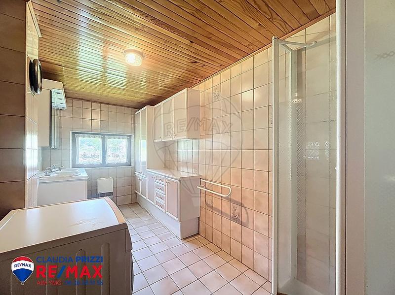 Maison - 255 m² - 9 pièces