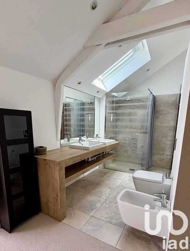 Maison - 260 m² - 7 pièces