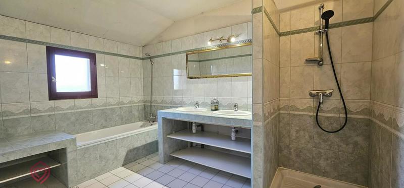 Maison de campagne - 210 m² - 8 pièces