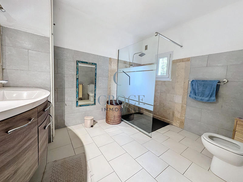 Maison traditionnelle - 236 m² - 9 pièces