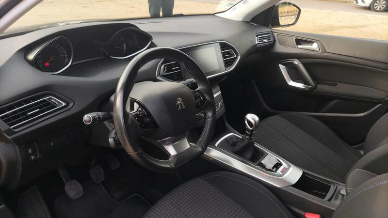 Peugeot 308 II 1.2 PureTech 110 Style - 5 places
