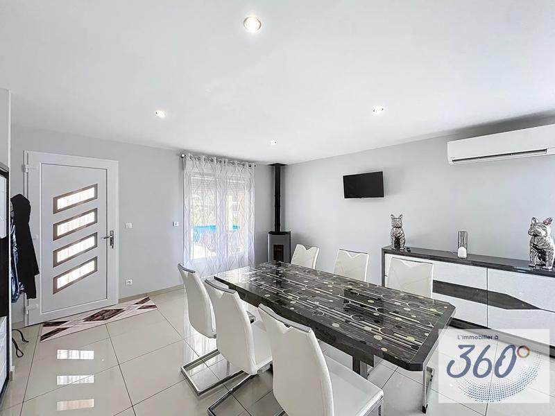 Maison - 98 m² - 4 pièces