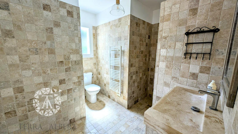 Villa - 254 m² - 8 pièces