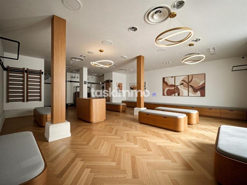 Local commercial - 94 m²