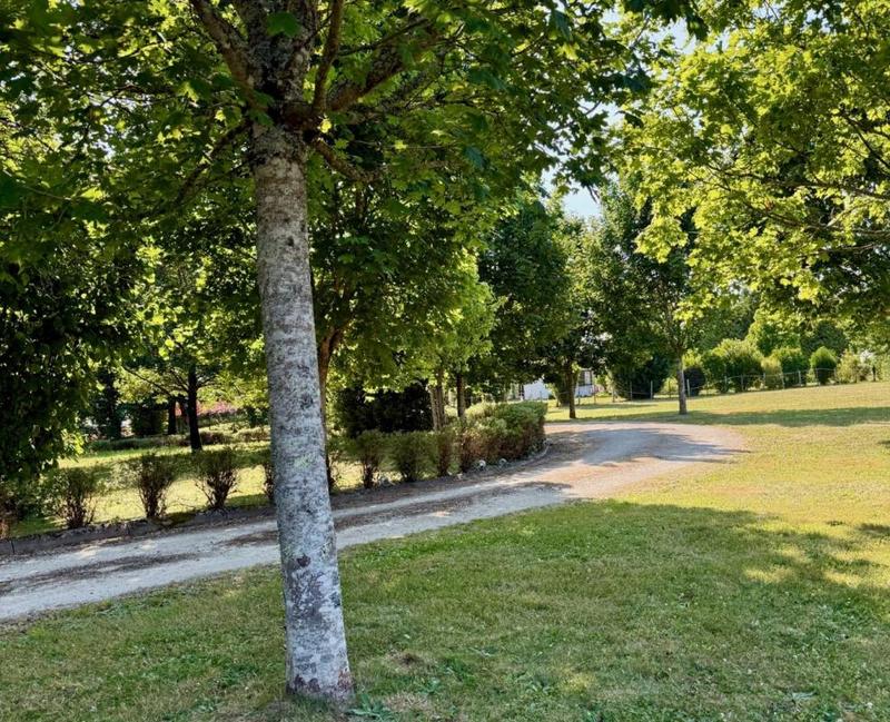 Propriété - 214 m² - 8 pièces